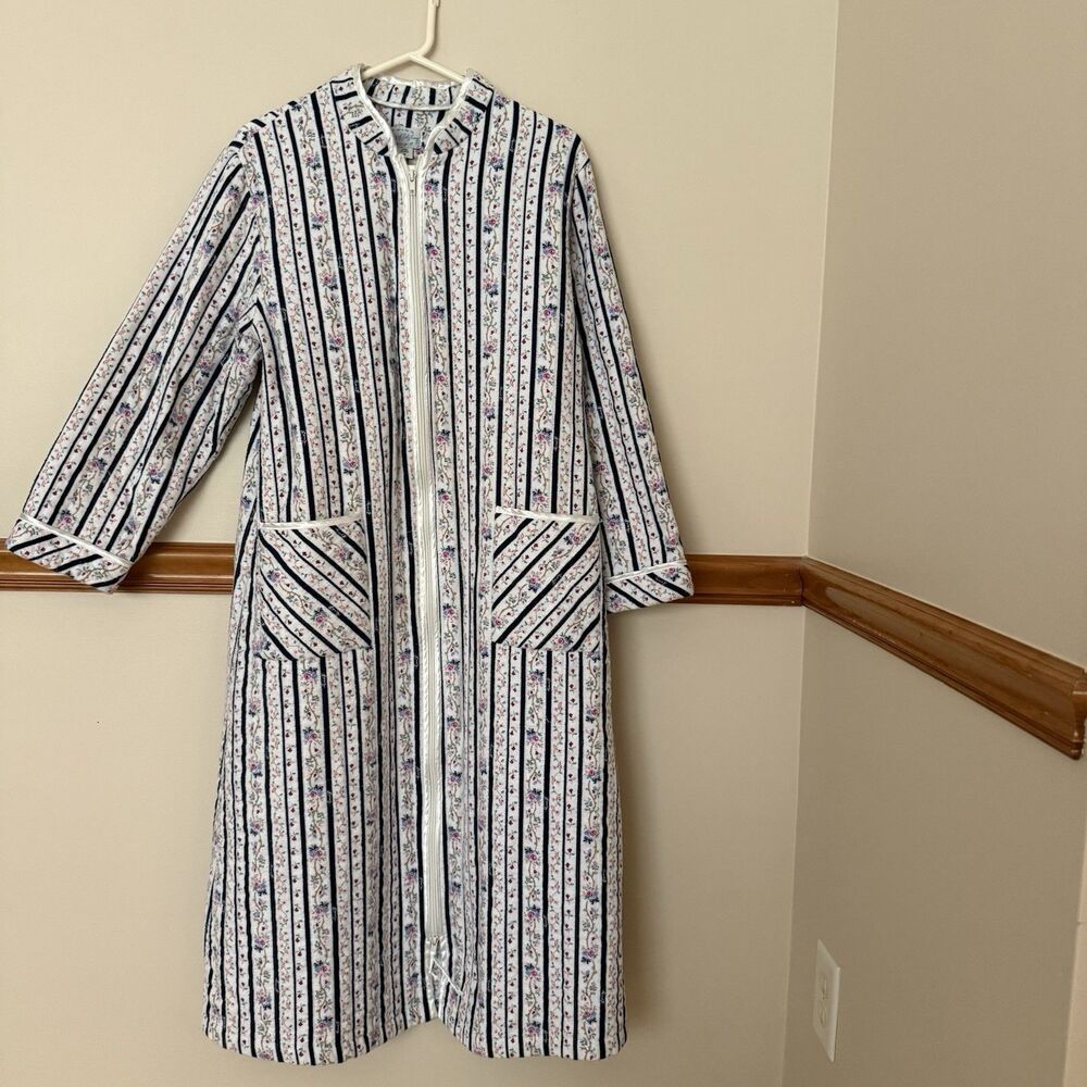 Lanz of Salzburg Womens Flannel Robe Size Medium Floral Cottagecore House Coat